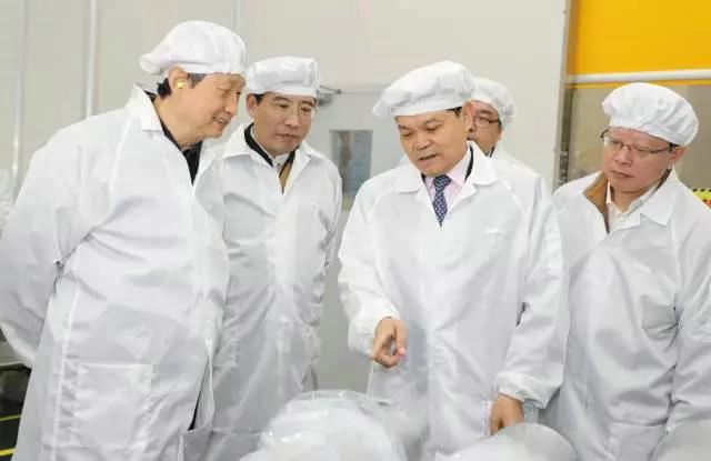 國務院副總理馬凱視察亨通，肯定網絡技術發展成果